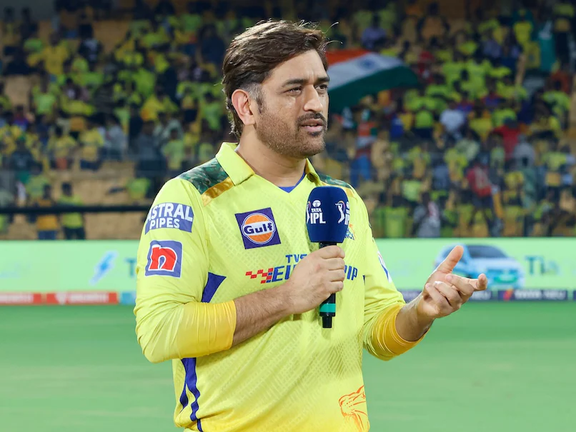 MS Dhoni hands over captaincy of CSK